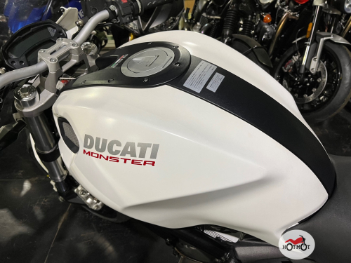 Мотоцикл DUCATI Monster 696 2012, БЕЛЫЙ фото 5