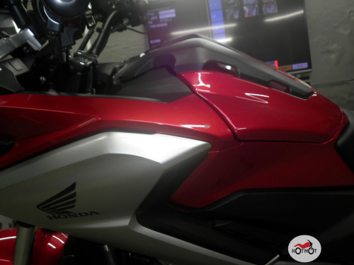 Мотоцикл HONDA NC 750X 2018, Красный фото 7