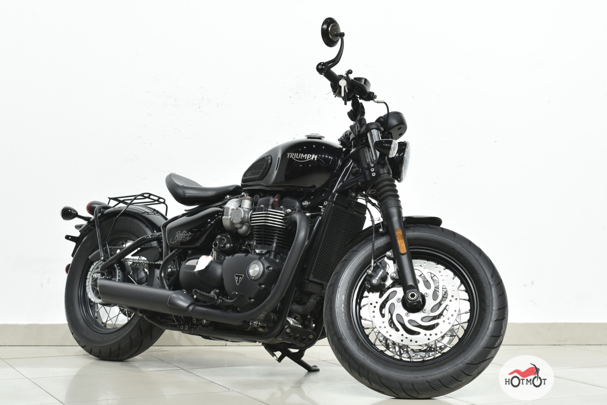 Black store bobber triumph