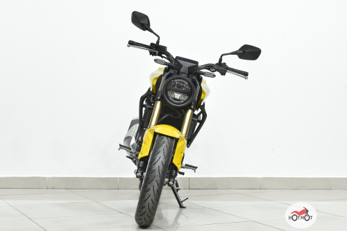 Мотоцикл HONDA CB 300R 2023, желтый фото 5