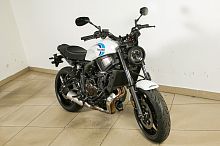 Мотоцикл YAMAHA XSR700 2023, Белый