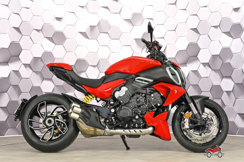 Мотоцикл DUCATI Diavel V4 2024, Красный фото 3