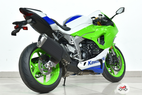 Мотоцикл KAWASAKI Ninja ZX-6R ABS 2024, Зеленый фото 7