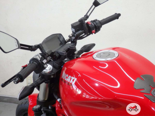 Мотоцикл DUCATI Monster 821 2020, Красный фото 10