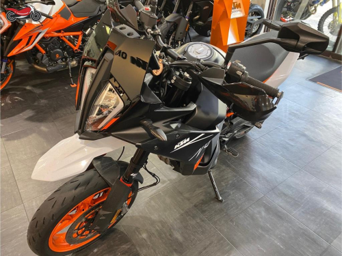 Мотоцикл KTM 890 SMT 2023, ЧЕРНЫЙ фото 2