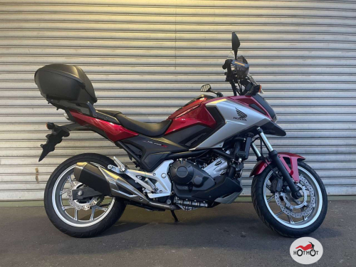 Мотоцикл HONDA NC 750X 2017, Красный фото 4
