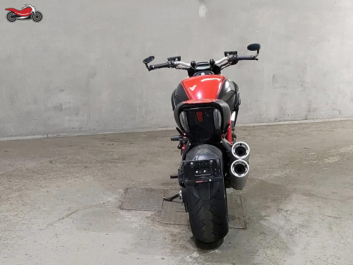 Мотоцикл Ducati Diavel Carbon 2011, ЧЕРНЫЙ фото 4