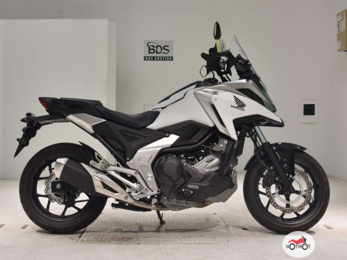 Мотоцикл HONDA NC 750X 2021, белый фото 2