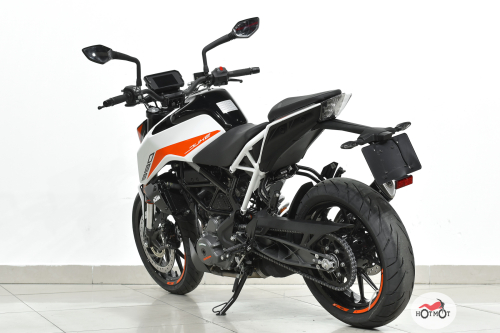 Мотоцикл KTM 390 Duke 2022, белый фото 8