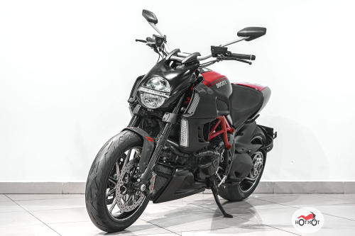 Мотоцикл DUCATI Diavel Carbon 2011, Черный фото 2