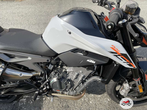 Мотоцикл KTM 790 Duke 2023, Белый фото 7