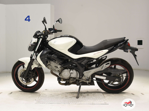 Мотоцикл SUZUKI SFV 650 GLADIUS 2013, БЕЛЫЙ