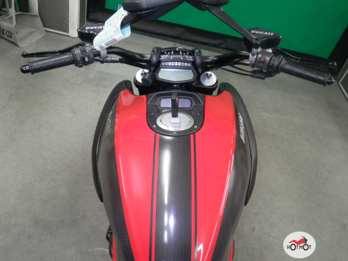 Мотоцикл DUCATI Diavel Carbon 2015, Черный фото 8