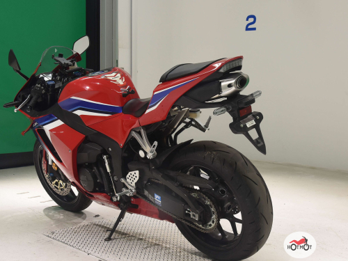 Мотоцикл HONDA CBR 600RR 2021, Красный фото 5