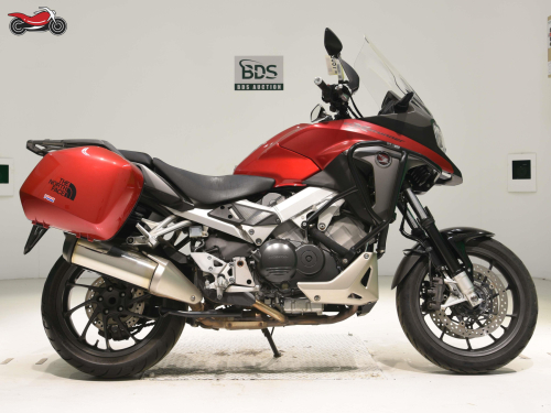 Мотоцикл HONDA VFR 800X (Crossrunner) 2016, КРАСНЫЙ