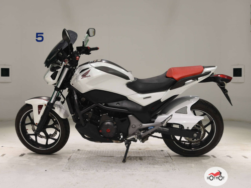 Мотоцикл HONDA NC 750S 2015, белый