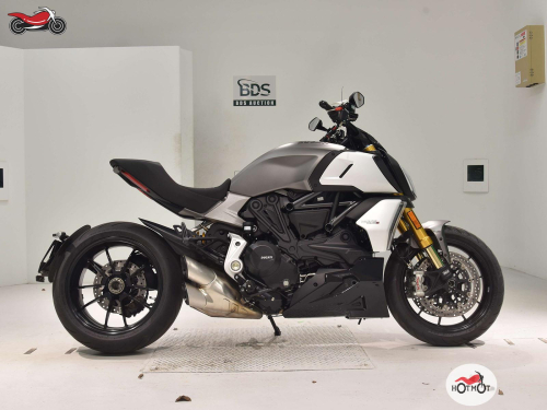 Мотоцикл Ducati Diavel 2020, СЕРЕБРИСТЫЙ