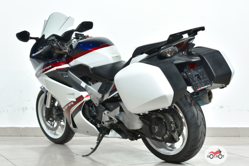 Мотоцикл HONDA VFR 800 2019, Белый фото 8