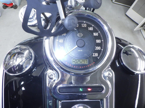 Мотоцикл Harley-Davidson Fat Bob 2012, БЕЛЫЙ фото 7