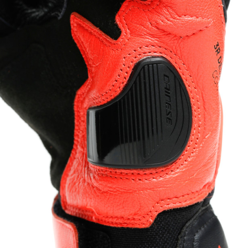 Перчатки кожаные Dainese CARBON 3 SHORT Black/Fluo-Red фото 5