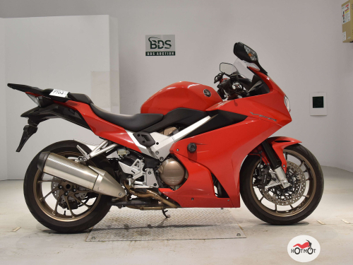 Мотоцикл HONDA VFR 800 2016, Красный фото 2