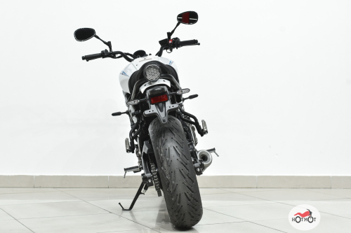 Мотоцикл YAMAHA XSR700 2023, Белый фото 6