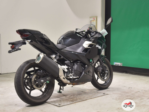 Мотоцикл KAWASAKI Ninja 400 2021, черный фото 5