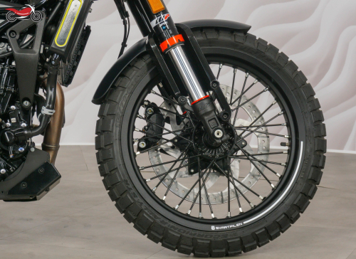 Мотоцикл Husqvarna Svartpilen 401 2022, ЧЕРНЫЙ фото 10