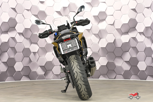 Мотоцикл BMW F 900 XR 2021, желтый фото 6