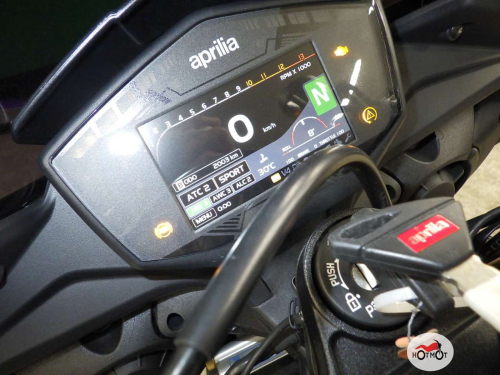 Мотоцикл APRILIA Tuono V4 2018, Черный фото 8
