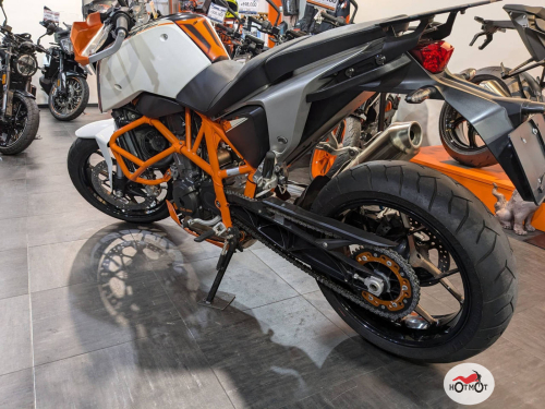 Мотоцикл KTM 690 Duke 2014, Белый фото 3