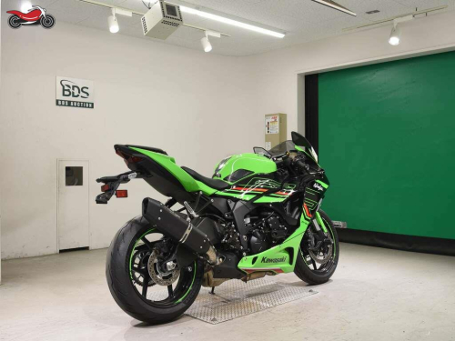 Мотоцикл Kawasaki ZX-6 Ninja 2024, ЗЕЛЕНЫЙ фото 5