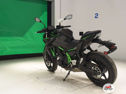 Мотоцикл KAWASAKI Z 650 2024, черный фото 6