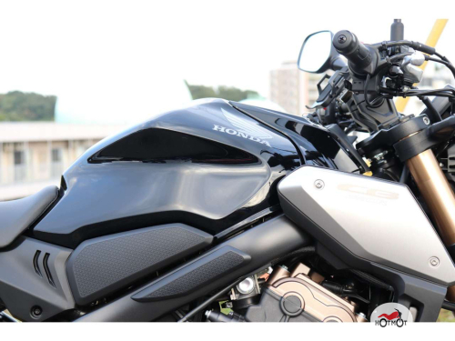 Мотоцикл HONDA CB 650R 2021, Черный фото 5