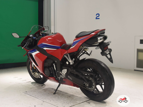 Мотоцикл HONDA CBR 600RR 2020, Красный фото 6