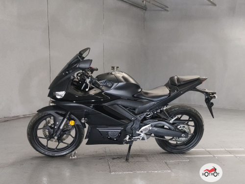 Мотоцикл YAMAHA YZF-R3 2019, черный