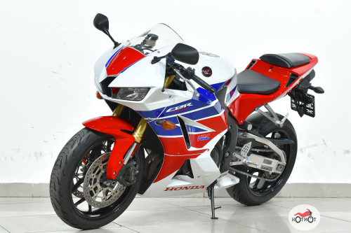 Мотоцикл HONDA CBR 600RR 2015, Белый фото 2