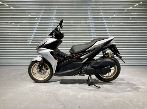 Скутер Yamaha Aerox 155 2024, СЕРЫЙ фото 2