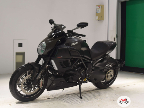 Мотоцикл DUCATI Diavel Carbon 2013, Черный фото 4