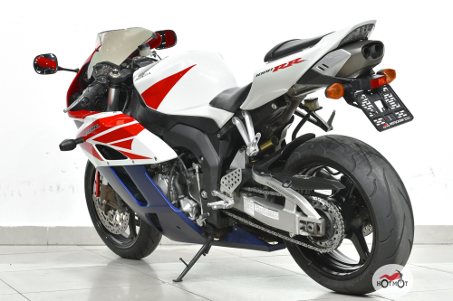 Мотоцикл HONDA CBR 1000RR/RA Fireblade 2005, Белый фото 8