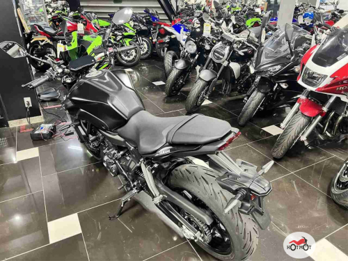 Мотоцикл YAMAHA MT-07 (FZ-07) 2023, черный фото 7