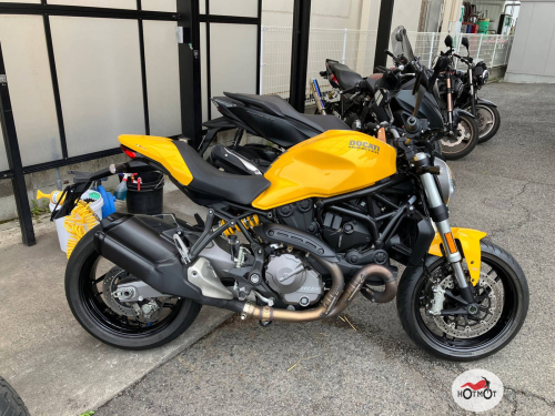 Мотоцикл DUCATI Monster 821 2018, желтый фото 4