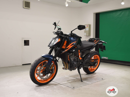 Мотоцикл KTM 890 Duke R 2023, черный фото 4