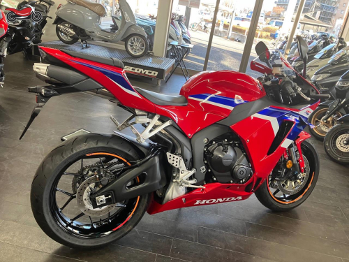 Мотоцикл HONDA CBR 600RR 2020, КРАСНЫЙ фото 3