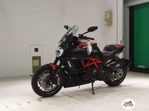 Мотоцикл DUCATI Diavel Carbon 2015, черный фото 4