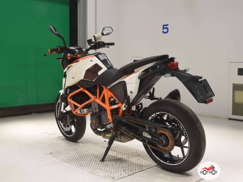 Мотоцикл KTM 690 DUKE R 2014, Белый фото 6