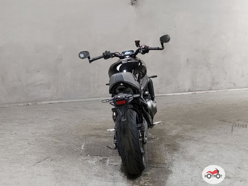 Мотоцикл YAMAHA XSR900 2022, черный фото 4