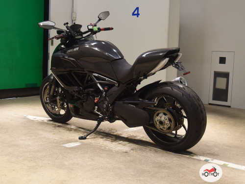 Мотоцикл DUCATI Diavel Carbon 2011, Черный фото 6