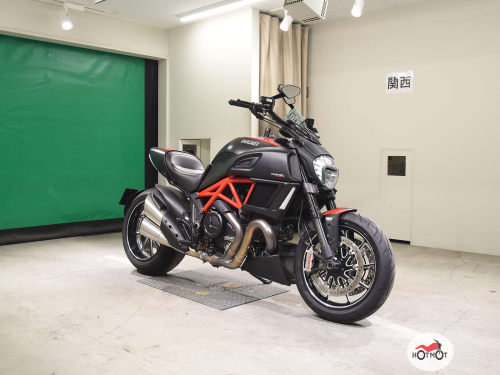 Мотоцикл DUCATI Diavel Carbon 2015, Черный фото 4