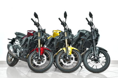 Мотоцикл HONDA CB 300R 2023, желтый фото 11